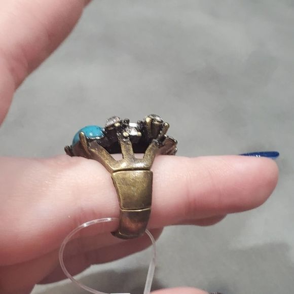 Turquoise Colored Large Jeweled statement Adjustable ring New - Picture 5 of 6